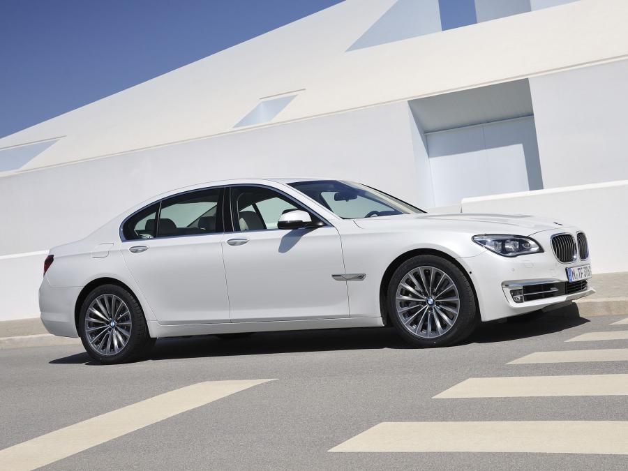  BMW 750d xDrive 2012 года  (фото 45 из 54)